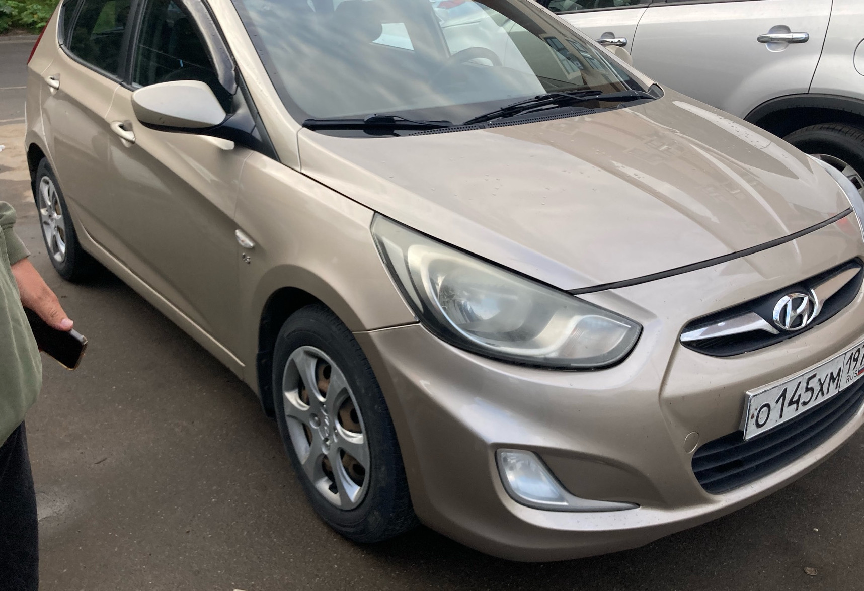 Аренда hyundai solaris эконом класса 2012 года в городе Москва Улица Старокачаловская от 1800 руб./сутки, передний привод, двигатель: бензин, ОСАГО (Мультидрайв), без водителя, недорого, вид 2 - RentRide