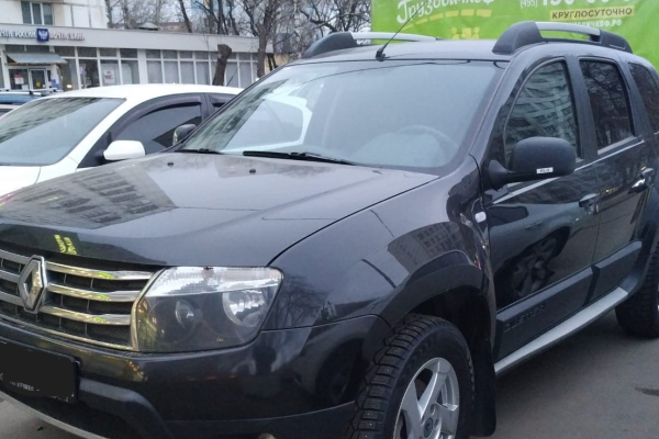 Прокат авто renault duster эконом класса 2014 года в городе Москва Коломенская от 2200 руб./сутки, полный привод, двигатель: бензин, объем 2 литра, ОСАГО (Мультидрайв), без водителя, недорого - RentRide