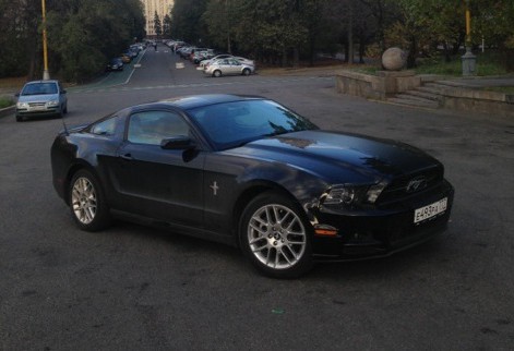 Ford Mustang купе 2013