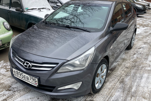 Прокат авто hyundai solaris эконом класса 2014 года в городе Москва Улица Старокачаловская от 1800 руб./сутки, передний привод, двигатель: бензин, ОСАГО (Мультидрайв), без водителя, недорого - RentRide