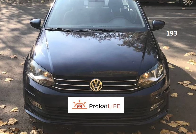 Аренда volkswagen polo эконом класса 2016 года в городе Москва Коптево от 2200 руб./сутки, передний привод, двигатель: бензин, объем 1.6 литров, ОСАГО (Мультидрайв), без водителя, недорого - RentRide