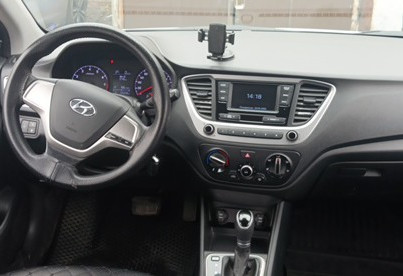 Аренда hyundai solaris эконом класса 2018 года в городе Москва Волгоградский проспект от 2240 руб./сутки, передний привод, двигатель: бензин, ОСАГО (Впишу в полис), без водителя, недорого, вид 6 - RentRide