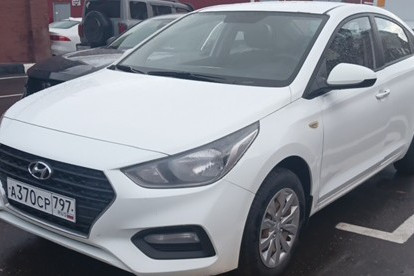 Прокат авто hyundai solaris эконом класса 2018 года в городе Москва Волгоградский проспект от 2240 руб./сутки, передний привод, двигатель: бензин, ОСАГО (Впишу в полис), без водителя, недорого - RentRide