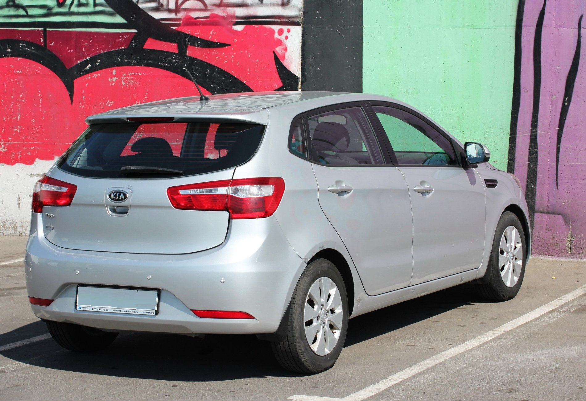 Аренда kia rio эконом класса 2012 года в городе Москва Улица Старокачаловская от 1500 руб./сутки, передний привод, двигатель: бензин, ОСАГО (Мультидрайв), без водителя, недорого, вид 10 - RentRide