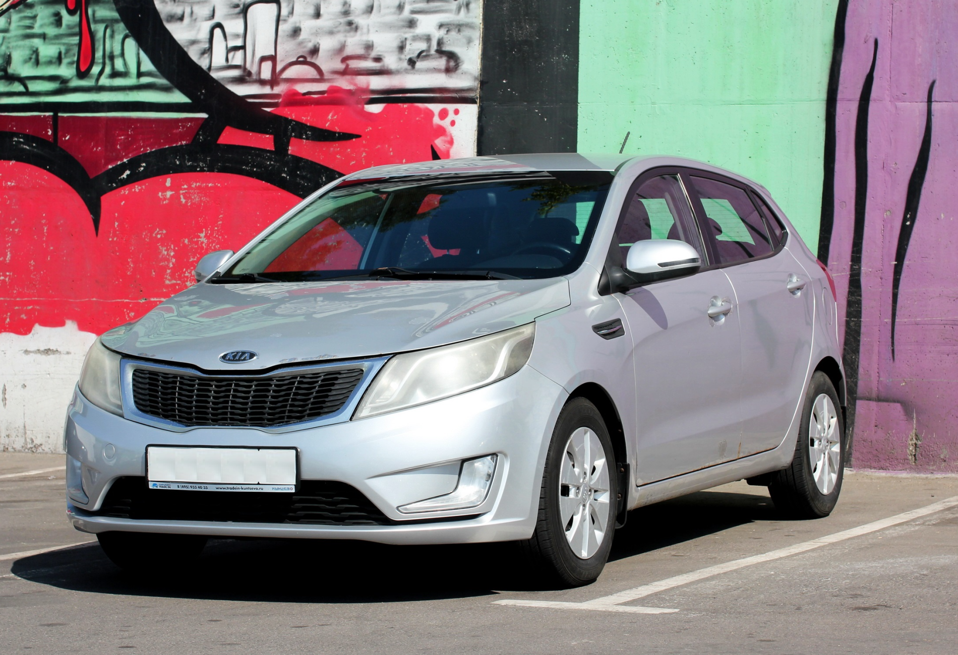 Аренда kia rio эконом класса 2012 года в городе Москва Улица Старокачаловская от 1500 руб./сутки, передний привод, двигатель: бензин, ОСАГО (Мультидрайв), без водителя, недорого - RentRide