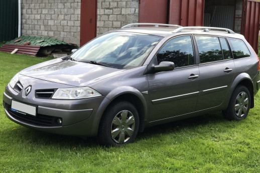 Прокат авто renault megane эконом класса 2008 года в городе Москва Каширская от 2300 руб./сутки, передний привод, двигатель: бензин, ОСАГО (Впишу в полис), без водителя, недорого - RentRide