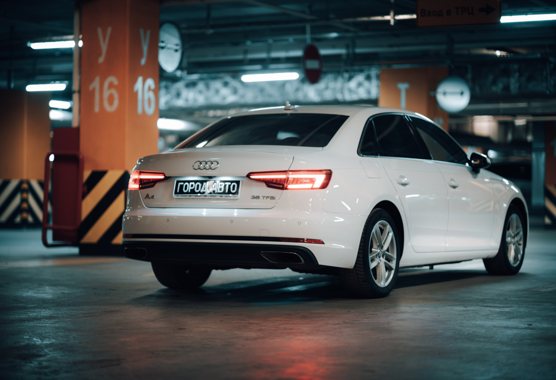 Audi A4 седан 2019