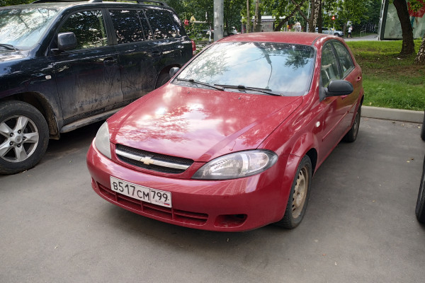 Прокат авто chevrolet lacetti эконом класса 2007 года в городе Москва Ясенево от 1000 руб./сутки, передний привод, двигатель: бензин, объем 1.4 литра, ОСАГО (Мультидрайв), без водителя, недорого - RentRide