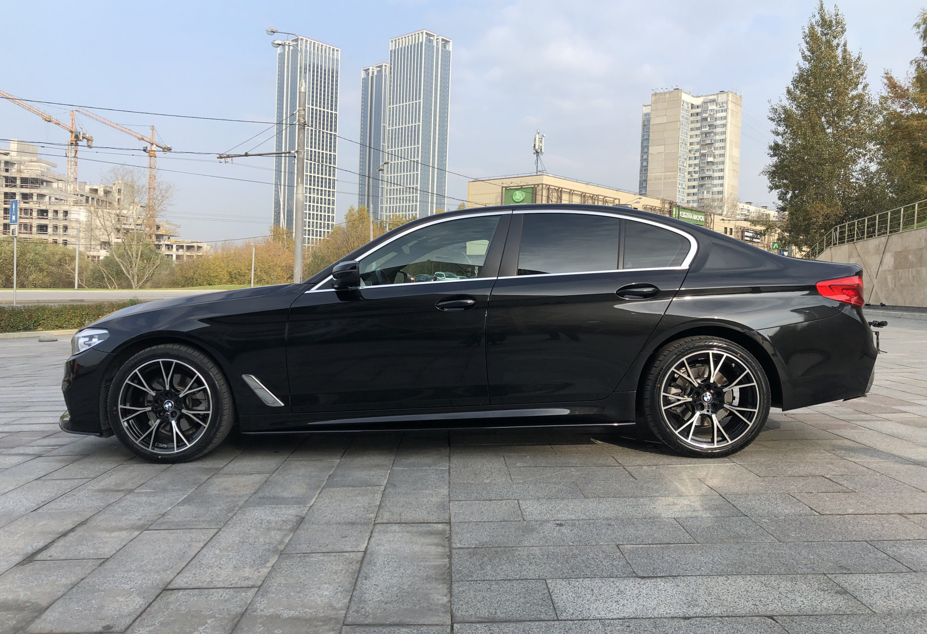 BMW 5 серии седан 2019