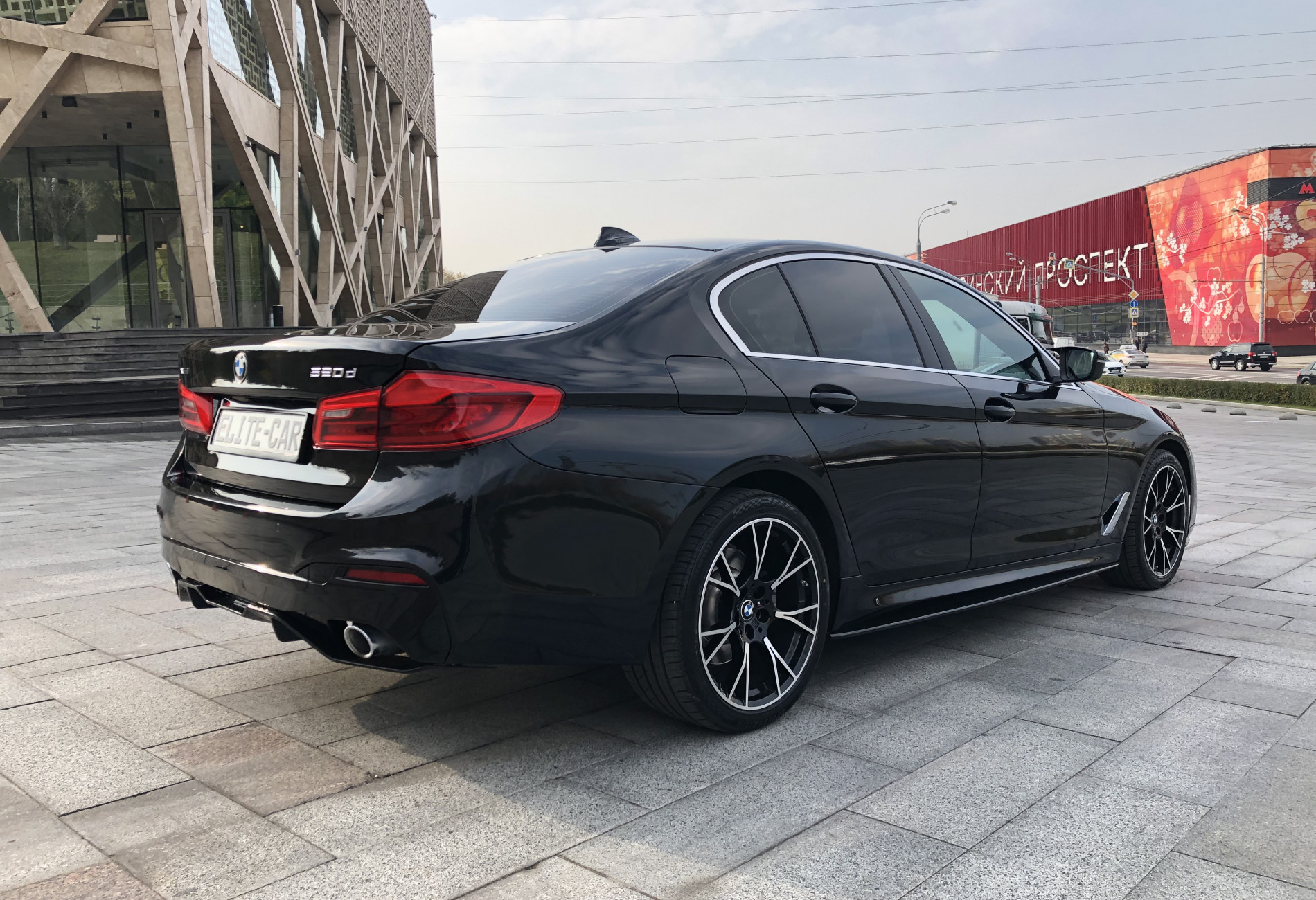 BMW 5 серии седан 2019