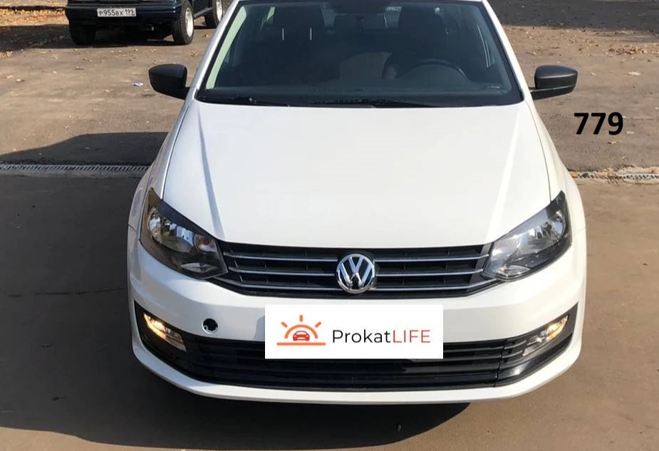 Аренда volkswagen polo эконом класса 2019 года в городе Москва Войковская от 2200 руб./сутки, передний привод, двигатель: бензин, ОСАГО (Мультидрайв), без водителя, недорого - RentRide