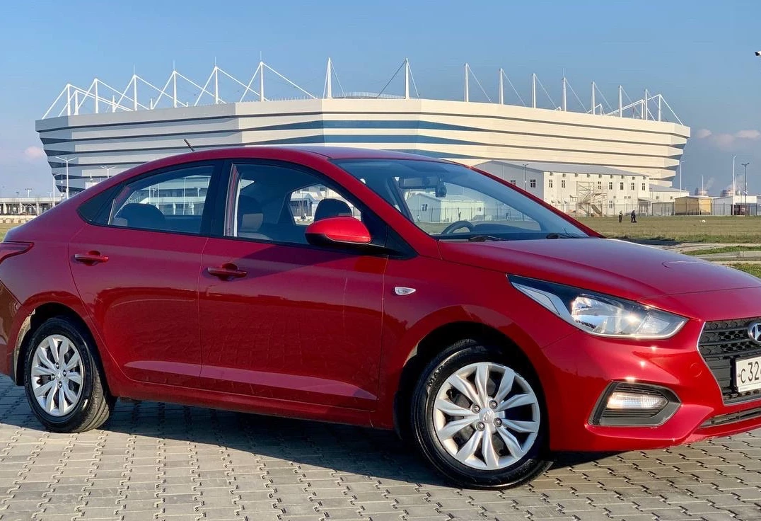 Аренда hyundai solaris стандарт класса 2018 года в городе Москва от 3192 руб./сутки, передний привод, двигатель: бензин, объем 1.6 литров, каско (Мультидрайв), ОСАГО (Мультидрайв), без водителя, недорого - RentRide