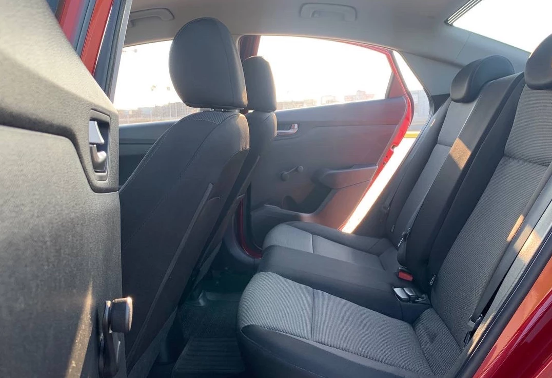 Аренда hyundai solaris стандарт класса 2018 года в городе Москва от 3192 руб./сутки, передний привод, двигатель: бензин, объем 1.6 литров, каско (Мультидрайв), ОСАГО (Мультидрайв), без водителя, недорого, вид 4 - RentRide
