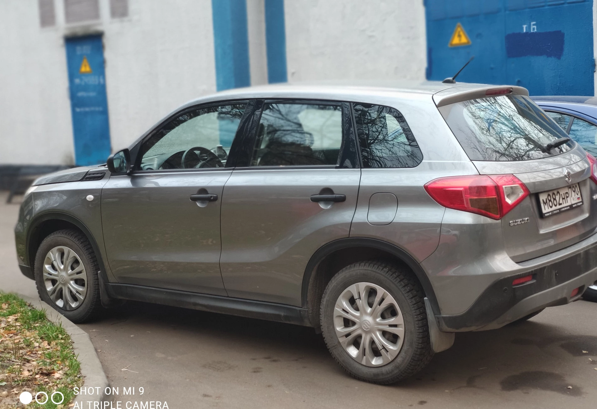 Аренда suzuki vitara эконом класса 2016 года в городе Москва Войковская от 2160 руб./сутки, передний привод, двигатель: бензин, объем 1.6 литров, каско (Мультидрайв), ОСАГО (Мультидрайв), без водителя, недорого, вид 5 - RentRide