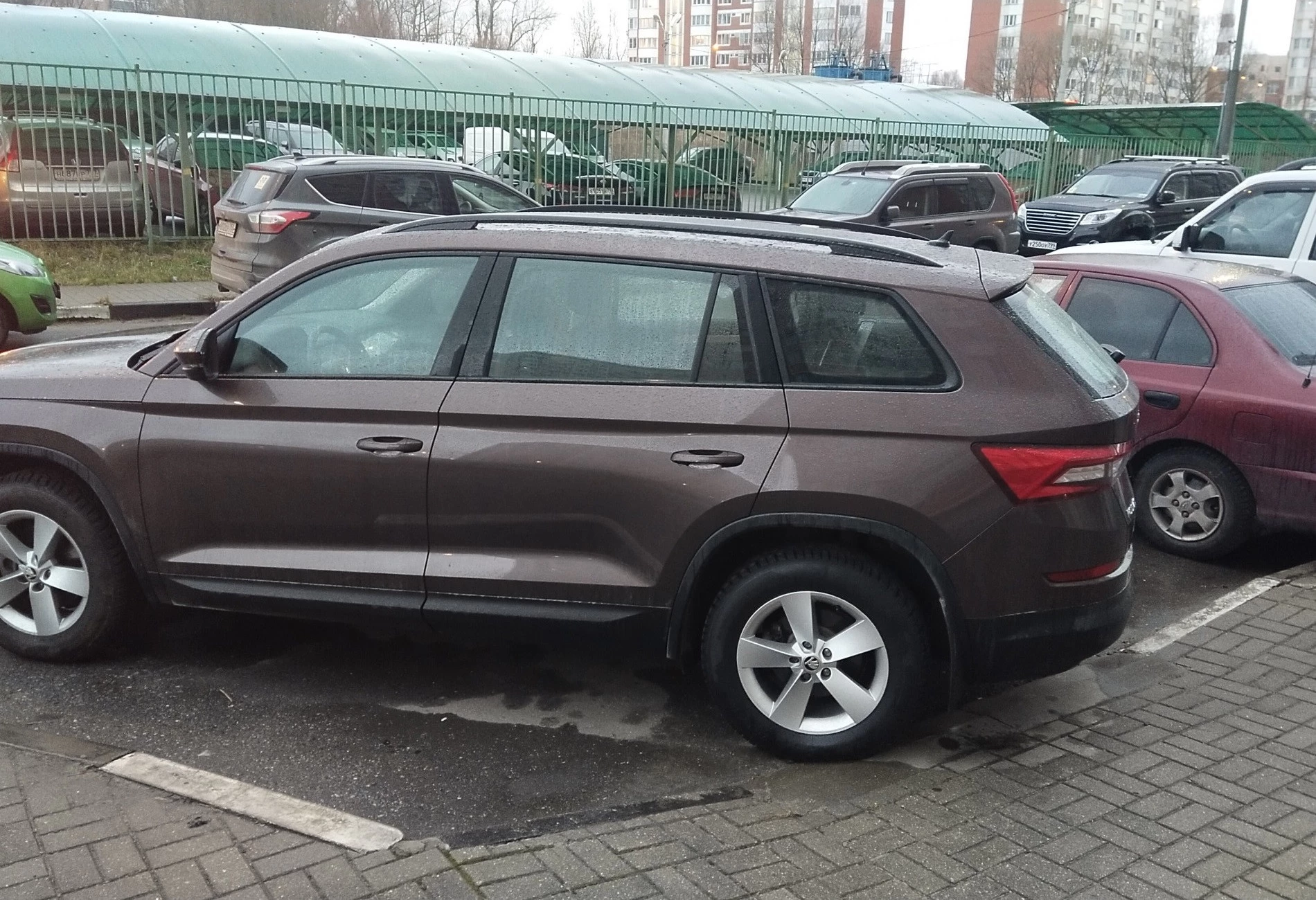 Аренда skoda kodiaq комфорт класса 2019 года в городе Москва Сходненская от 4000 руб./сутки, полный привод, двигатель: бензин, объем 1.4 литра, каско (Впишу в полис), ОСАГО (Мультидрайв), без водителя, недорого, вид 5 - RentRide