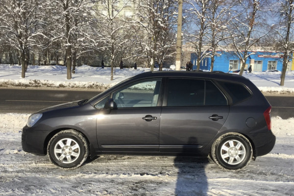 Прокат авто kia carens 2007 года в городе Москва Митино от 2080 руб./сутки, передний привод, двигатель: бензин, объем 2 литра, ОСАГО (Мультидрайв), без водителя, недорого - RentRide