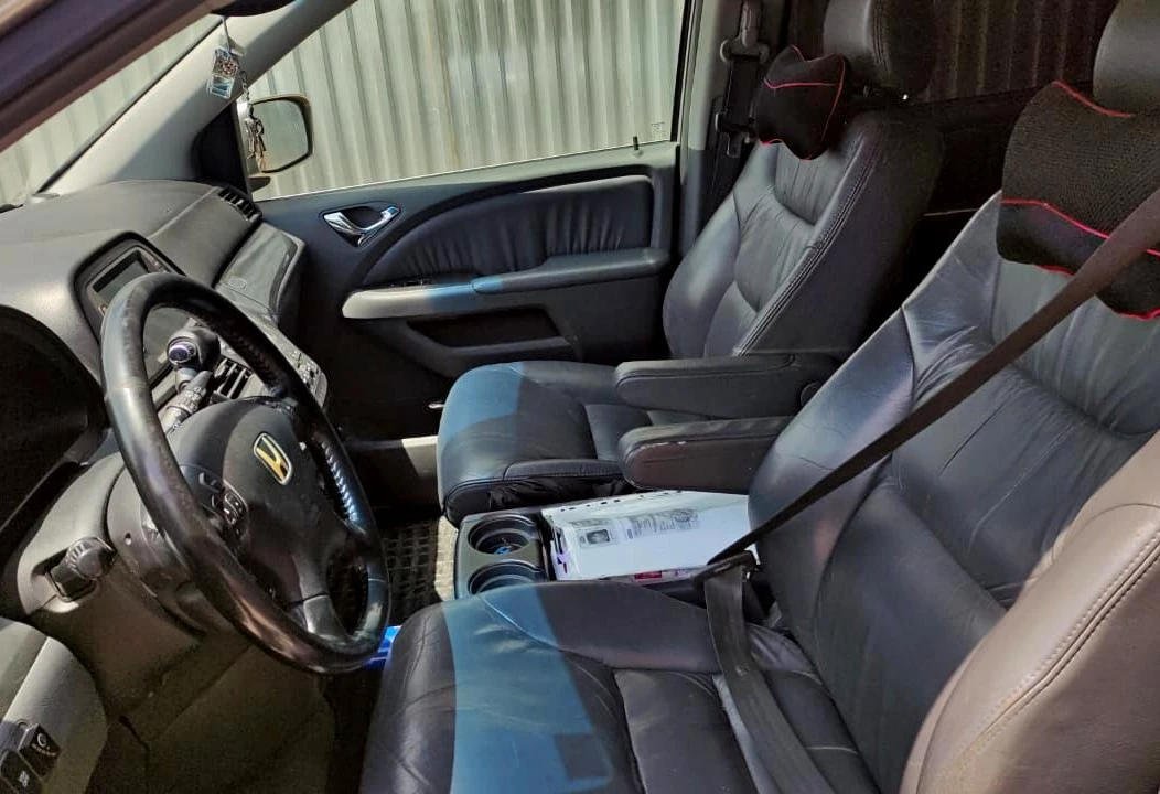 Аренда honda odyssey 2005 года в городе Москва от 8000 руб./сутки, передний привод, двигатель: бензин, без водителя, недорого, вид 4 - RentRide