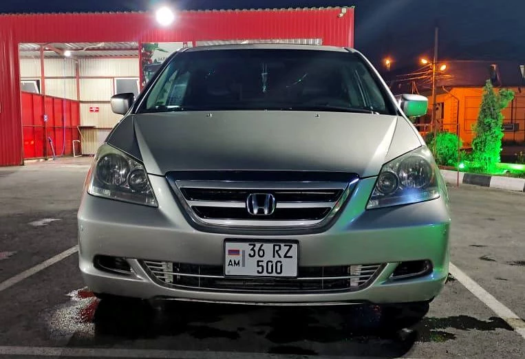 Аренда honda odyssey 2005 года в городе Москва от 8000 руб./сутки, передний привод, двигатель: бензин, без водителя, недорого - RentRide