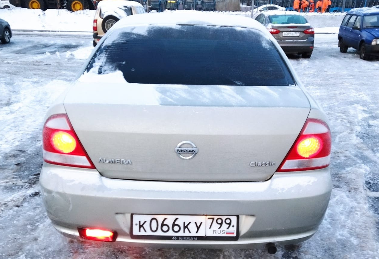 Аренда nissan almera эконом класса 2006 года в городе Москва Ясенево от 1000 руб./сутки, передний привод, двигатель: бензин, объем 1.6 литров, ОСАГО (Мультидрайв), без водителя, недорого, вид 3 - RentRide