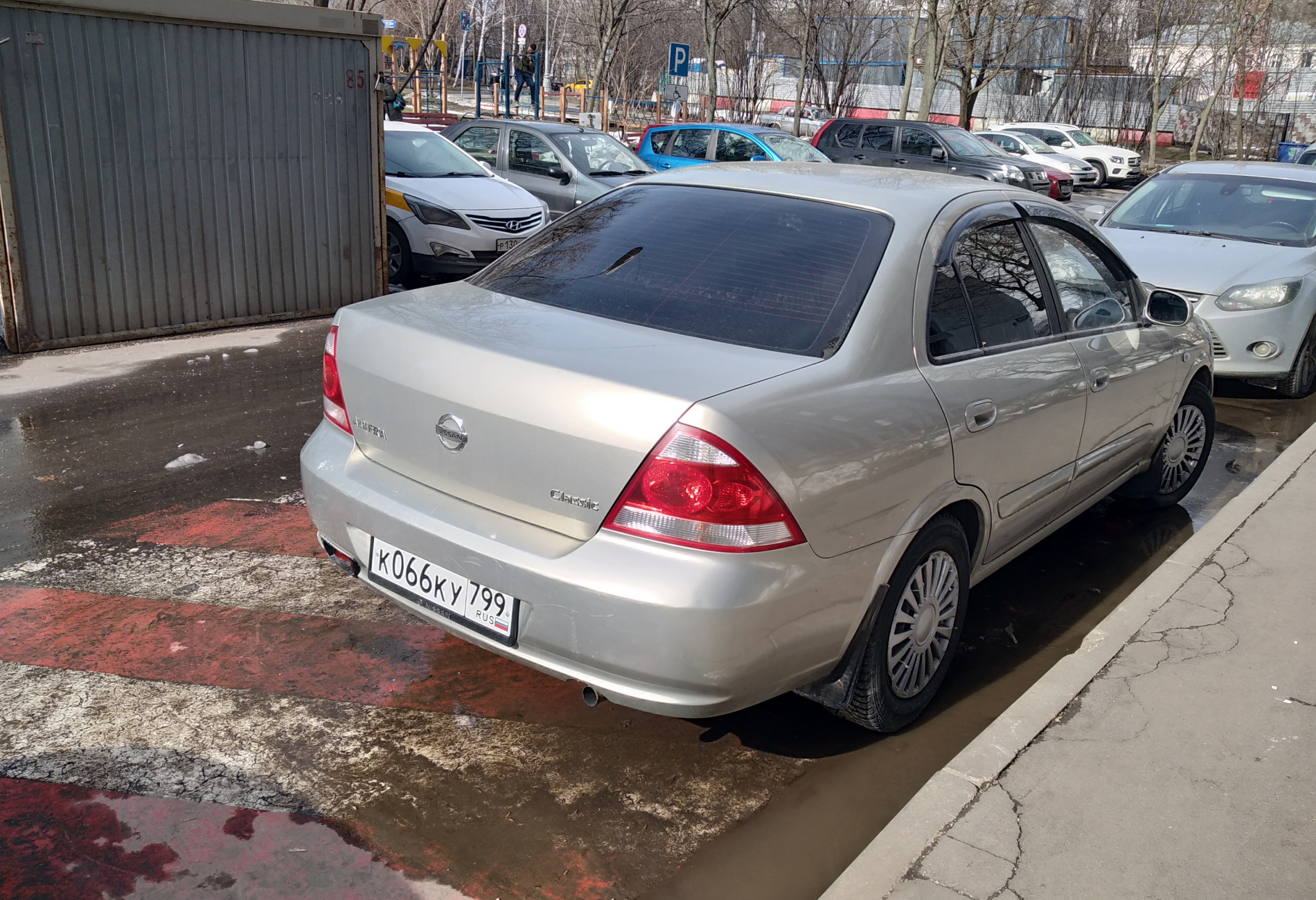 Аренда nissan almera эконом класса 2006 года в городе Москва Мичуринский проспект от 1400 руб./сутки, передний привод, двигатель: бензин, объем 1.6 литров, ОСАГО (Мультидрайв), без водителя, недорого, вид 2 - RentRide