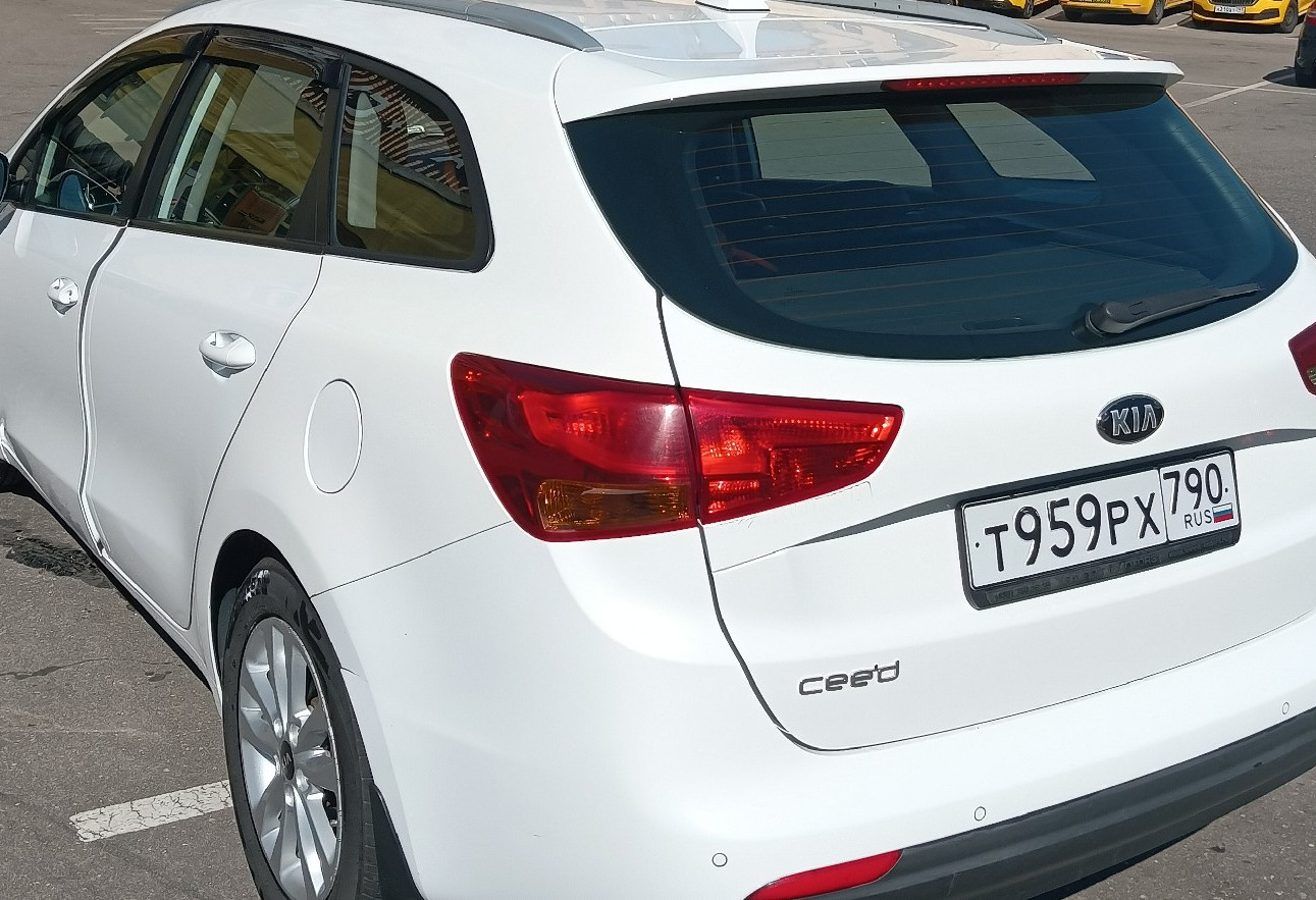 Аренда kia ceed 2018 года в городе Москва от 2720 руб./сутки, передний привод, двигатель: бензин, объем 1.6 литров, ОСАГО (Мультидрайв), без водителя, недорого, вид 5 - RentRide
