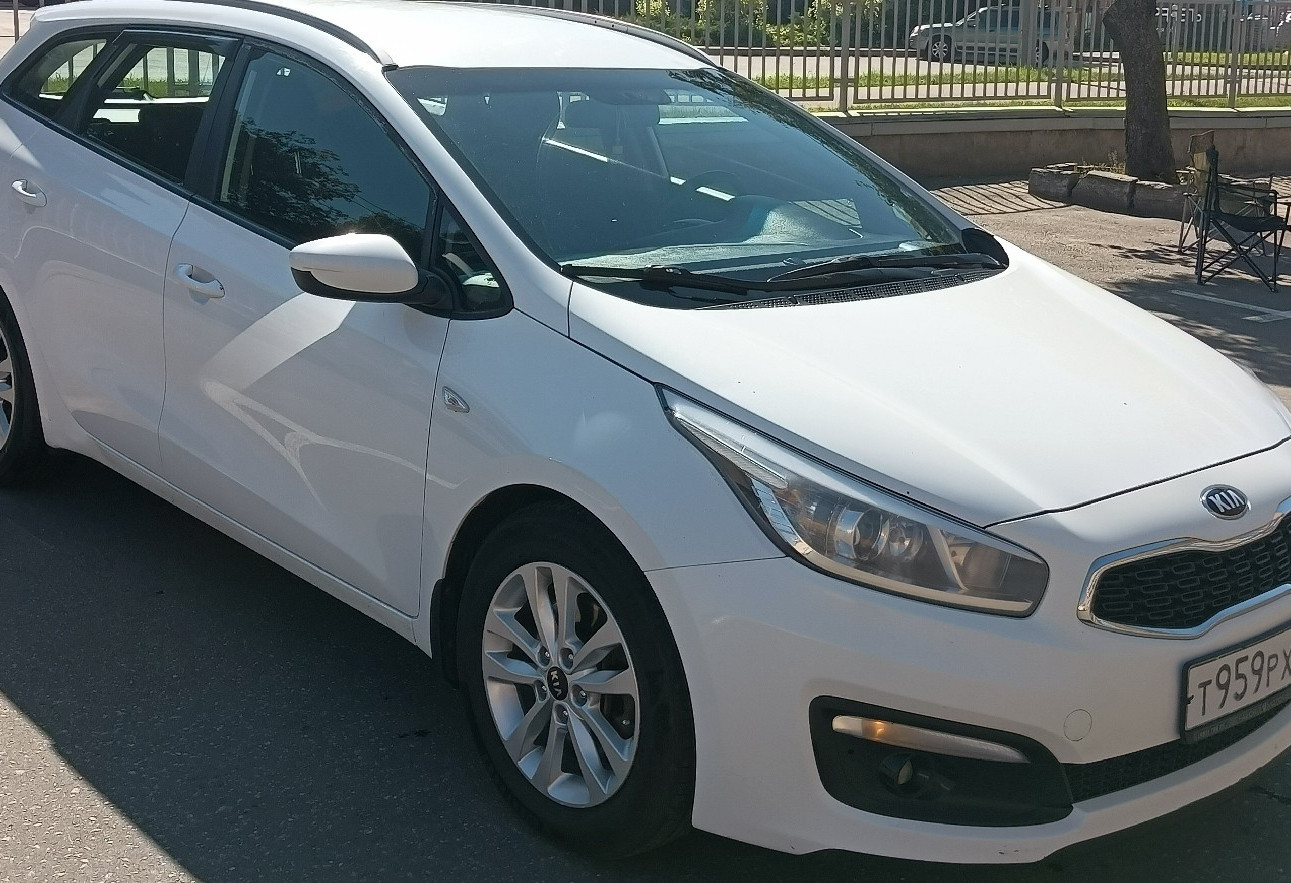 Аренда kia ceed 2018 года в городе Москва от 2720 руб./сутки, передний привод, двигатель: бензин, объем 1.6 литров, ОСАГО (Мультидрайв), без водителя, недорого, вид 3 - RentRide