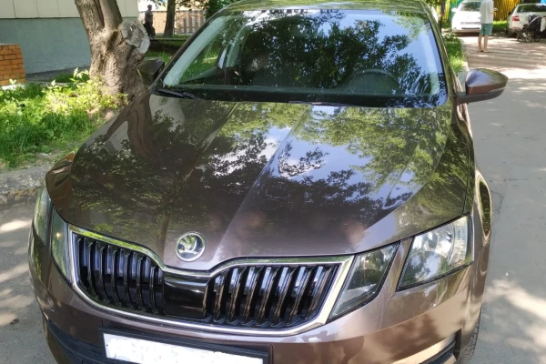 Прокат авто skoda octavia стандарт класса 2018 года в городе Москва Коломенская от 3000 руб./сутки, передний привод, двигатель: бензин, объем 1.6 литров, ОСАГО (Мультидрайв), без водителя, недорого - RentRide