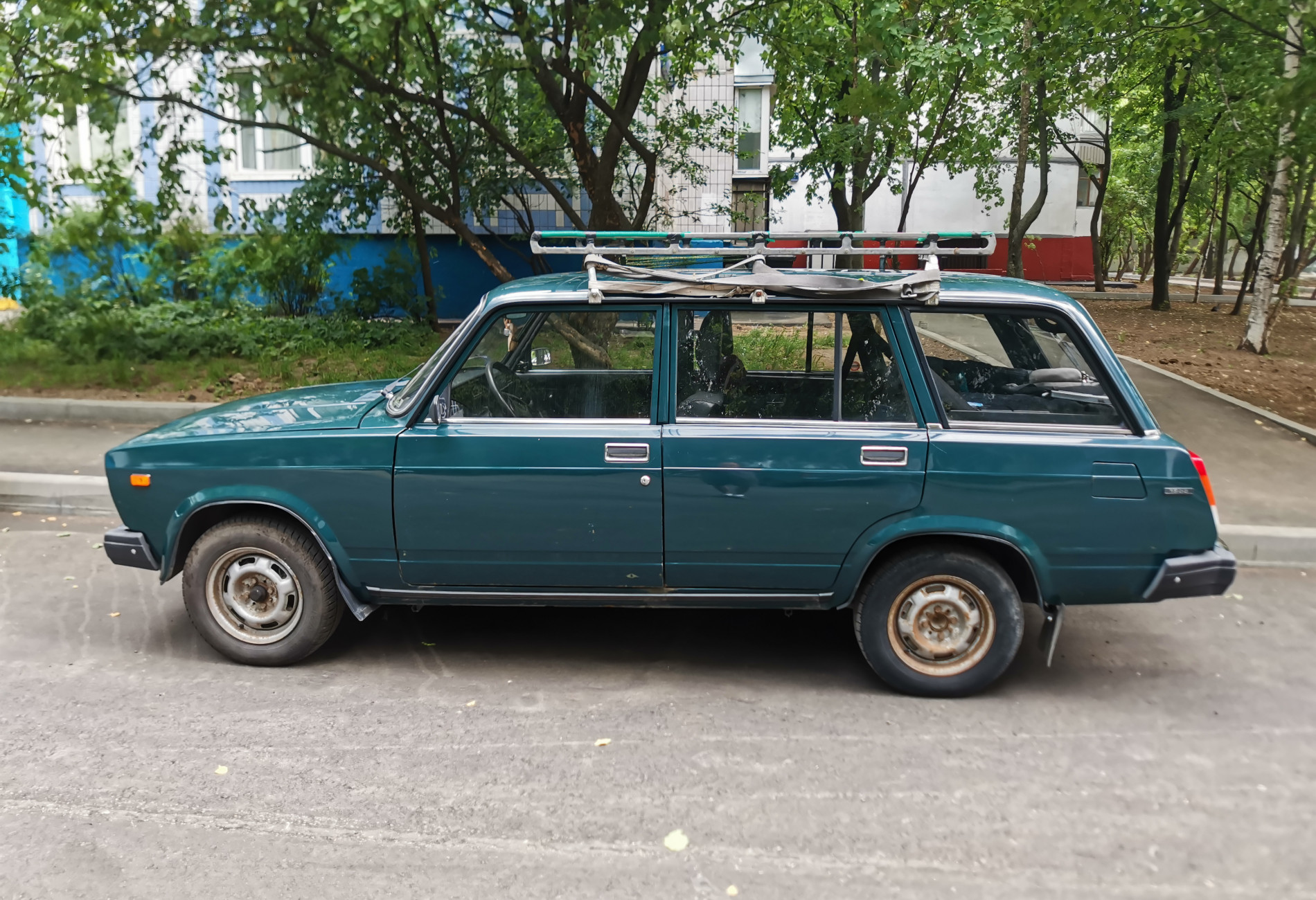 Аренда lada 2104 эконом класса 2006 года в городе Москва от 1080 руб./сутки, передний привод, двигатель: бензин, объем 1451 литр, ОСАГО (Впишу в полис), без водителя, недорого, вид 2 - RentRide