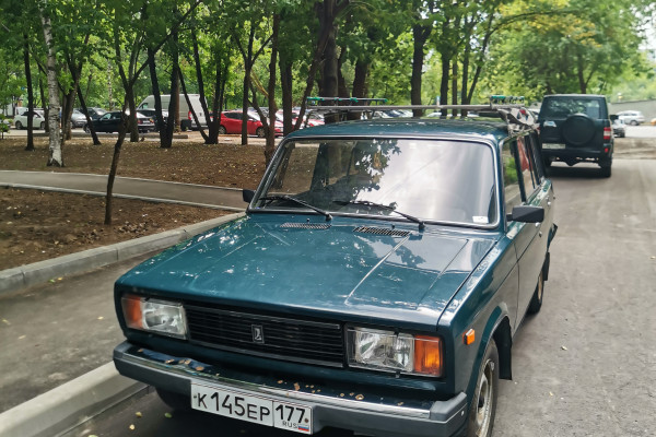 Прокат авто lada 2104 эконом класса 2006 года в городе Москва от 1080 руб./сутки, передний привод, двигатель: бензин, объем 1451 литр, ОСАГО (Впишу в полис), без водителя, недорого - RentRide