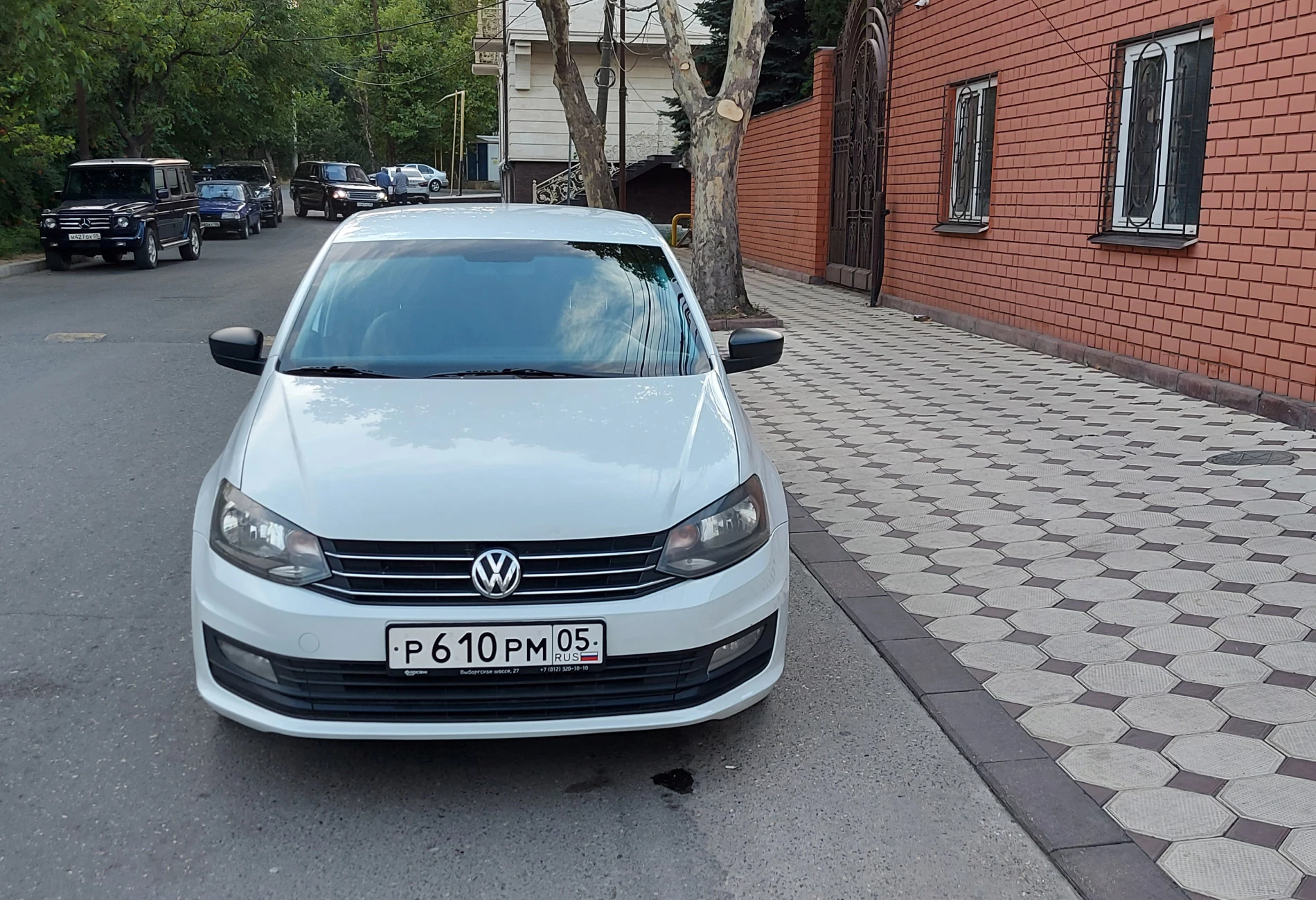 Аренда volkswagen polo стандарт класса 2019 года в городе Москва от 3200 руб./сутки, передний привод, двигатель: бензин, объем 1.6 литров, ОСАГО (Мультидрайв), без водителя, недорого - RentRide