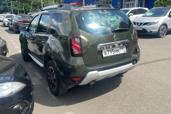 Прокат авто renault duster эконом класса 2016 года в городе Москва Домодедовская от 2160 руб./сутки, полный привод, двигатель: бензин, объем 1998 литров, ОСАГО (Мультидрайв), без водителя, недорого - RentRide