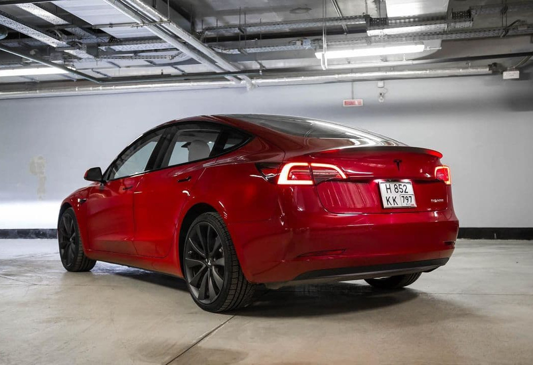 Tesla Model 3 седан 2018
