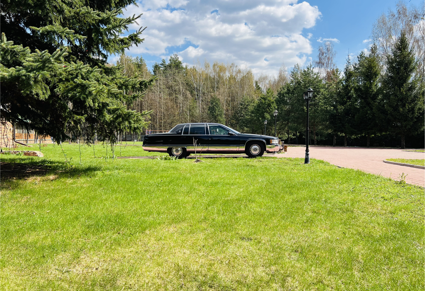 Cadillac Fleetwood седан 1996