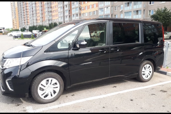 Прокат авто honda stepwgn 2019 года в городе Санкт-Петербург от 4800 руб./сутки, передний привод, двигатель: бензин, объем 1.5 литров, ОСАГО (Мультидрайв), без водителя, недорого - RentRide