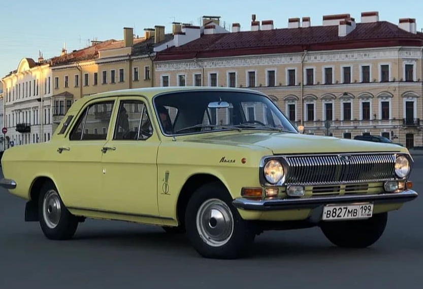 Аренда gaz 24 1977 года в городе Москва от 5592 руб./сутки, задний привод, двигатель: бензин, объем 2 литра, ОСАГО (Впишу в полис), без водителя, недорого - RentRide