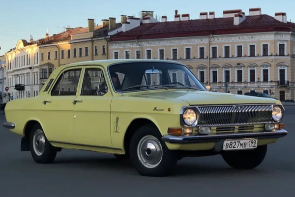 Прокат авто gaz 24 1977 года в городе Санкт-Петербург от 5592 руб./сутки, задний привод, двигатель: бензин, объем 2 литра, ОСАГО (Впишу в полис), без водителя, недорого - RentRide