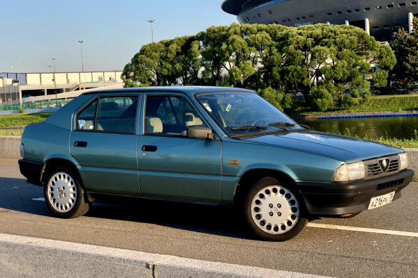 Прокат авто alfa-romeo 33 стандарт класса 1989 года в городе Москва от 4792 руб./сутки, передний привод, ОСАГО (Впишу в полис), без водителя, недорого - RentRide