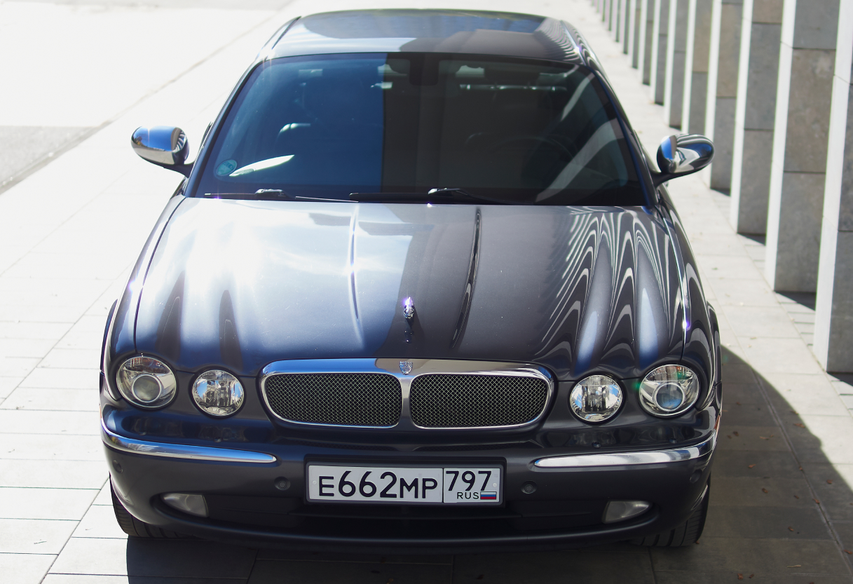 Аренда jaguar xj 2006 года в городе Москва от 11192 руб./сутки, задний привод, двигатель: бензин, объем 3 литра, ОСАГО (Впишу в полис), без водителя, недорого, вид 3 - RentRide