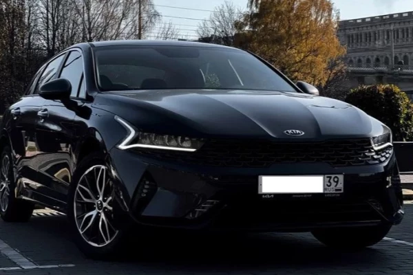 Прокат авто kia k5 стандарт класса 2021 года в городе Калининград от 4792 руб./сутки, передний привод, двигатель: бензин, объем 2 литра, ОСАГО (Мультидрайв), без водителя, недорого - RentRide