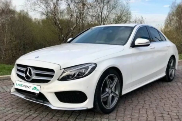 Прокат авто mercedes-benz c-klass стандарт класса 2018 года в городе Калининград от 4792 руб./сутки, задний привод, двигатель: бензин, объем 1.6 литров, ОСАГО (Мультидрайв), без водителя, недорого - RentRide