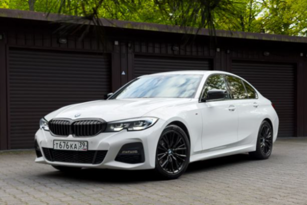 Прокат авто bmw 3-serii бизнес класса 2019 года в городе Калининград от 5272 руб./сутки, задний привод, двигатель: дизель, объем 1995 литров, ОСАГО (Мультидрайв), без водителя, недорого - RentRide