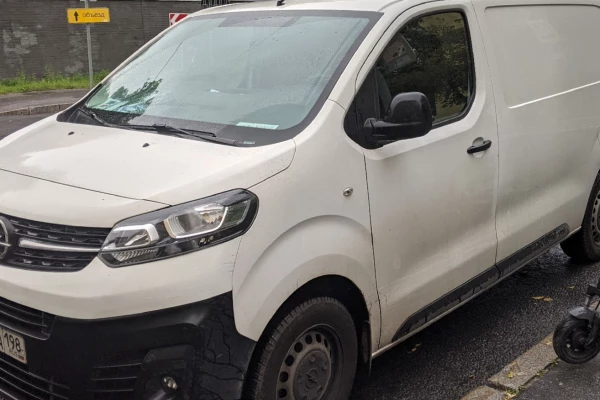 Прокат авто opel vivaro 2021 года в городе Санкт-Петербург Нарвская от 2800 руб./сутки, передний привод, двигатель: дизель, объем 1.6 литров, ОСАГО (Впишу в полис), без водителя, недорого - RentRide