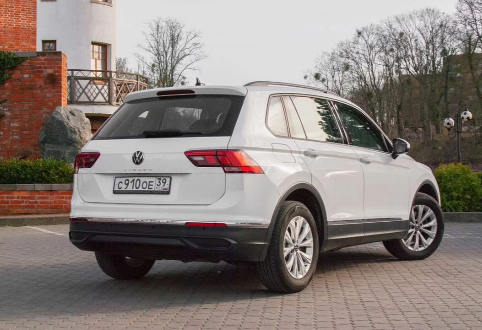 Аренда volkswagen tiguan стандарт класса 2021 года в городе Москва от 3992 руб./сутки, передний привод, двигатель: бензин, объем 1395 литров, каско (Впишу в полис), ОСАГО (Мультидрайв), без водителя, недорого, вид 3 - RentRide