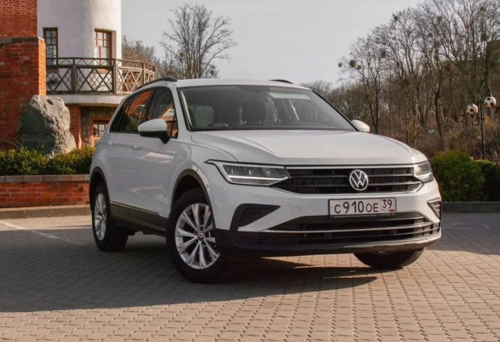 Аренда volkswagen tiguan стандарт класса 2021 года в городе Москва от 3992 руб./сутки, передний привод, двигатель: бензин, объем 1395 литров, каско (Впишу в полис), ОСАГО (Мультидрайв), без водителя, недорого, вид 4 - RentRide