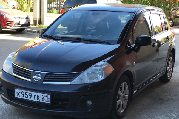 Прокат авто nissan tiida 2010 года в городе Москва Митино от 1680 руб./сутки, передний привод, двигатель: бензин, объем 1.6 литров, ОСАГО (Мультидрайв), без водителя, недорого - RentRide