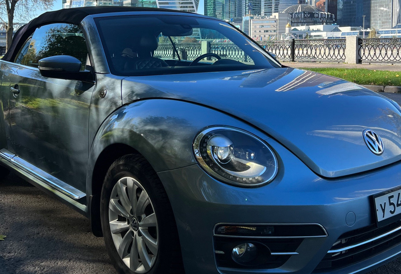 Аренда volkswagen beetle бизнес класса 2018 года в городе Москва Планерная от 8000 руб./сутки, передний привод, двигатель: бензин, объем 2 литра, ОСАГО (Впишу в полис), без водителя, недорого, вид 2 - RentRide