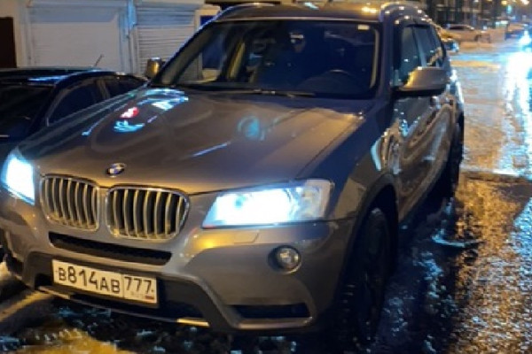 Прокат авто bmw x3 эконом класса 2013 года в городе Москва Славянский бульвар от 2560 руб./сутки, полный привод, двигатель: бензин, объем 2 литра, ОСАГО (Впишу в полис), без водителя, недорого - RentRide