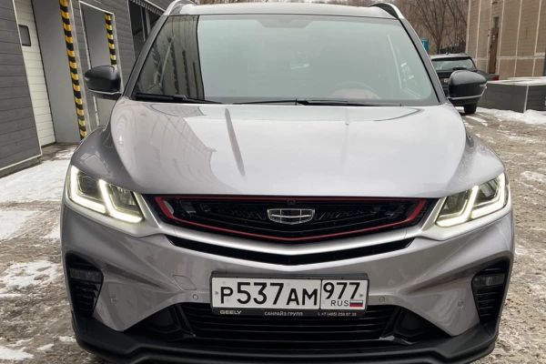 Прокат авто geely coolray стандарт класса 2022 года в городе Москва Крылатское от 3800 руб./сутки, передний привод, двигатель: бензин, объем 1.5 литров, каско (Мультидрайв), ОСАГО (Мультидрайв), без водителя, недорого - RentRide