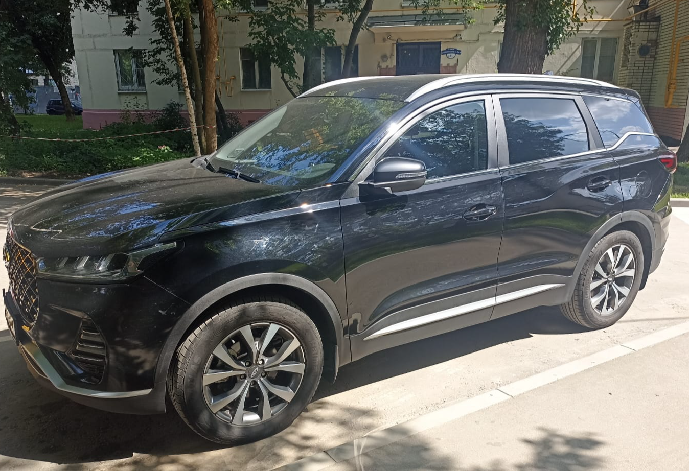 Аренда chery tiggo-7-pro стандарт класса 2022 года в городе Москва Коломенская от 4200 руб./сутки, передний привод, двигатель: бензин, объем 1.5 литров, каско (Впишу в полис), ОСАГО (Мультидрайв), без водителя, недорого, вид 2 - RentRide