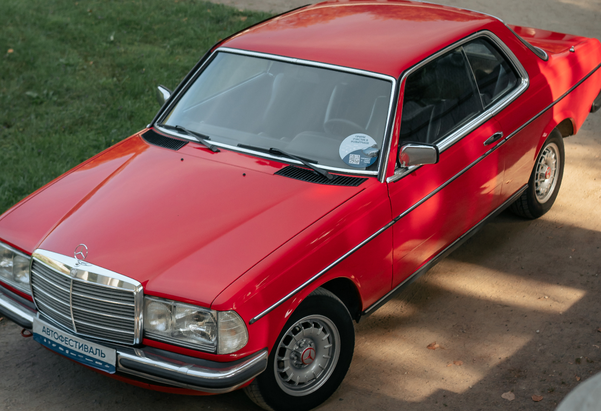 Аренда mercedes-benz c-klass премиум класса 1982 года в городе Москва от 9592 руб./сутки, задний привод, двигатель: бензин, объем 2.3 литра, ОСАГО (Впишу в полис), без водителя, недорого, вид 13 - RentRide